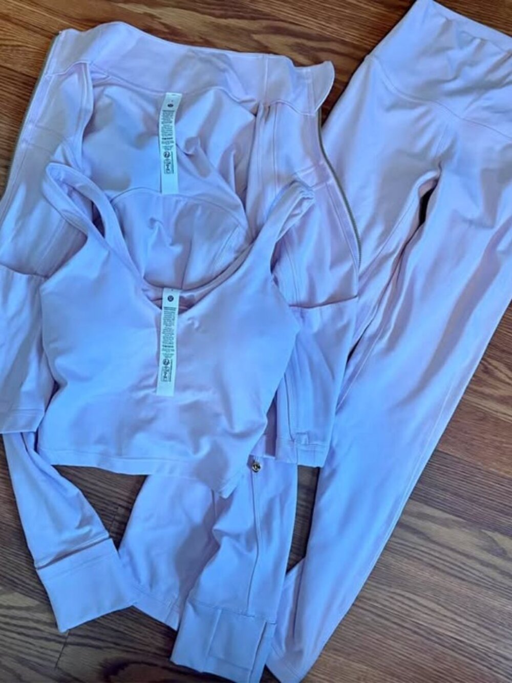 Women's Lululemon set light pink